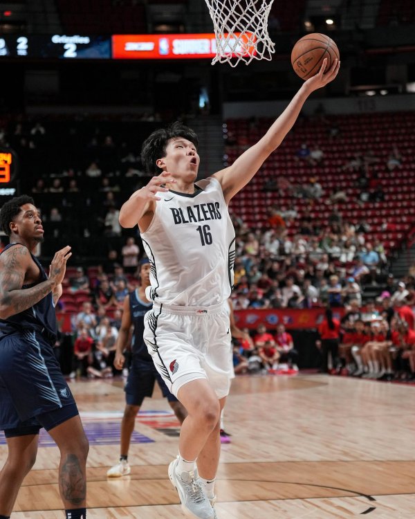 福牛财经 老马丁：杨瀚森适应NBA后只会变得越来越好 打球不总是靠身体素质