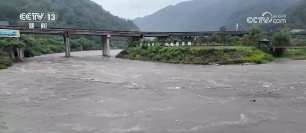 锦达网 多地出现强降雨 各地各部门“以雨为令”全力开展防汛抢险工作